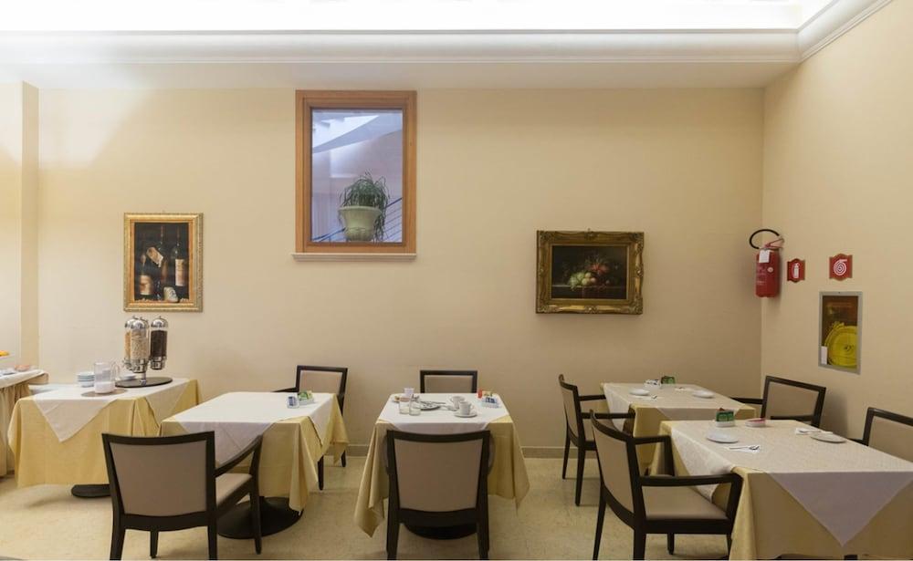 Seccy Hotel Boutique Art & Museum Fiumicino Exteriér fotografie