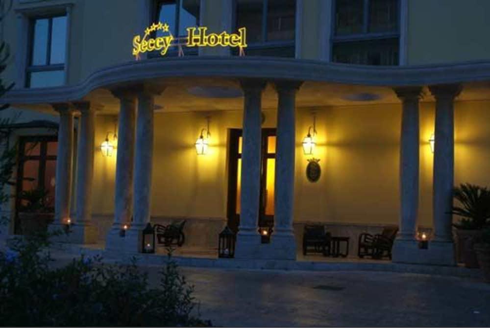 Seccy Hotel Boutique Art & Museum Fiumicino Exteriér fotografie